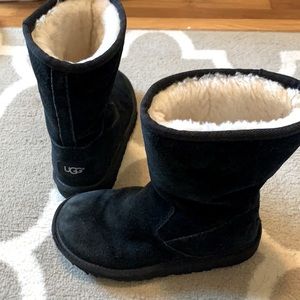 UGG Girls size 1 boots with side zipper